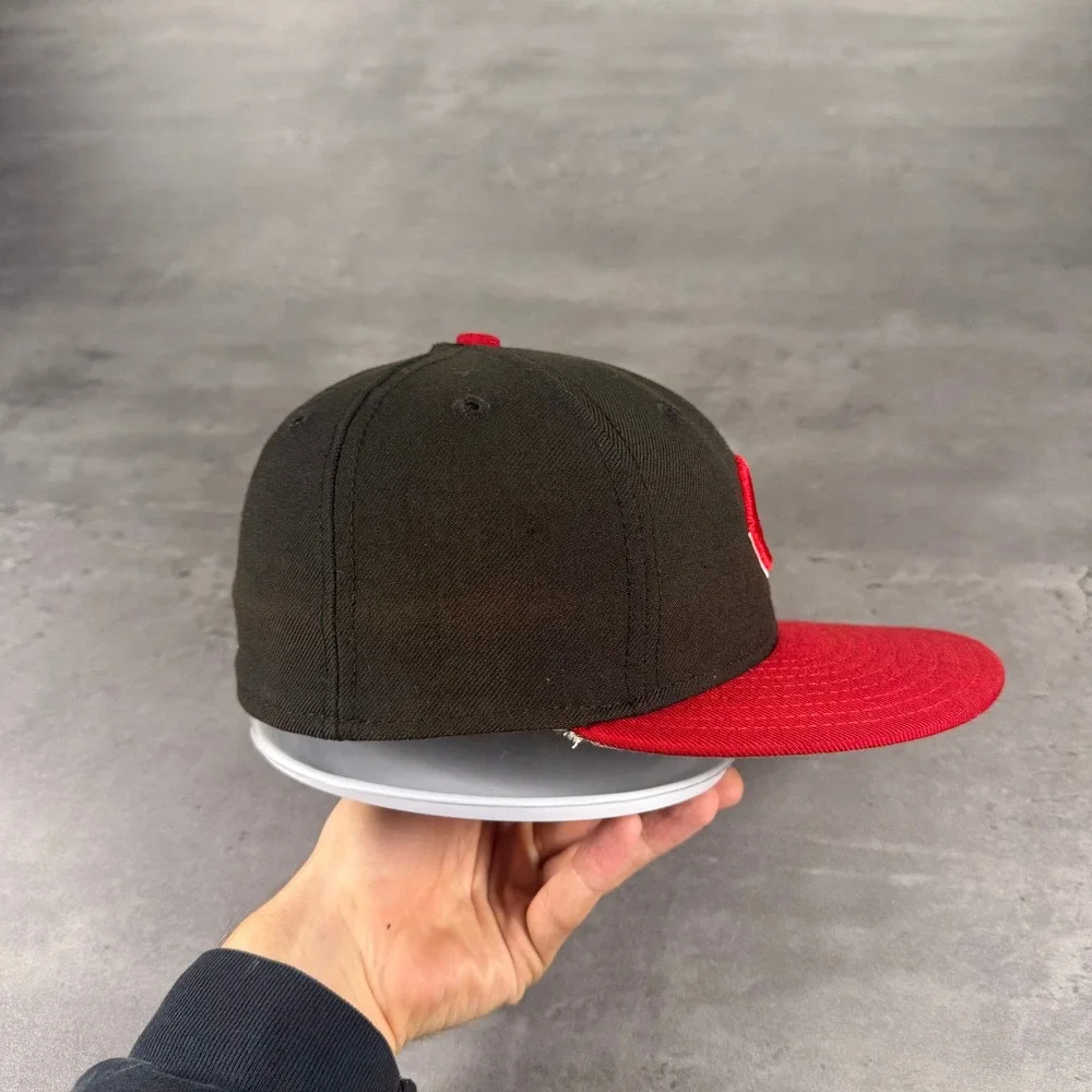 Vintage Cincinnati Reds Hat New Era Cap 6 7/8 USA Wool 2 Tone Black Red Fitted‎